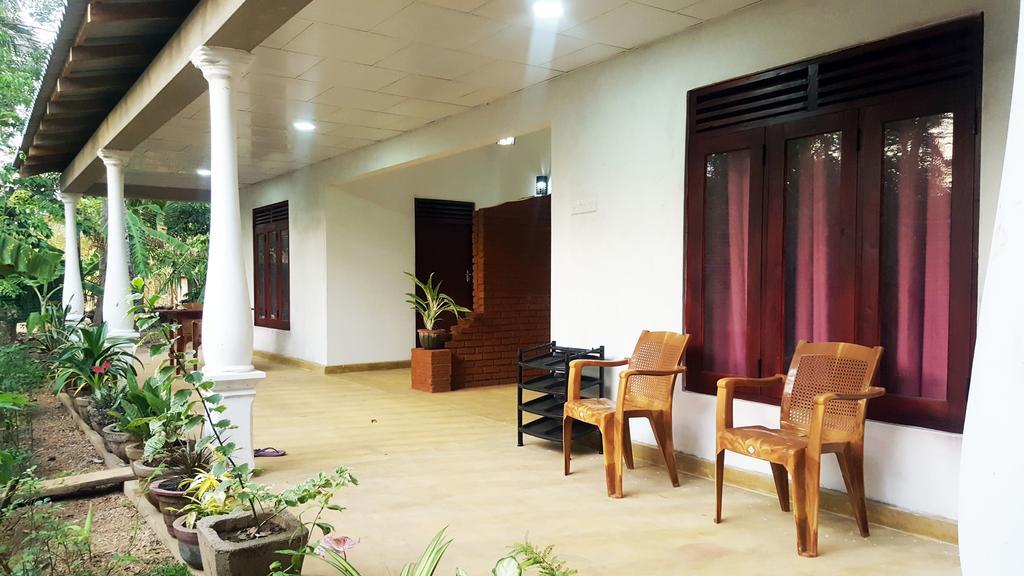 Kassapa Home Stay 锡吉里亚 外观 照片